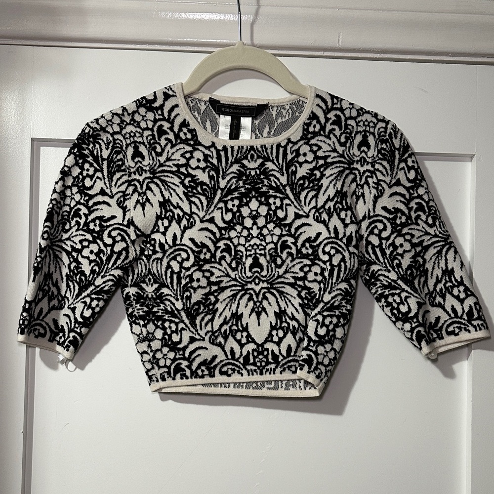 BCBGMaxAzria Black and White Floral Patterned Knit Crop Top